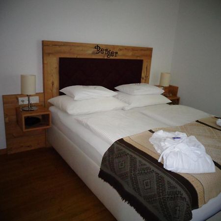 Familienhotel Berger Сантк-Якоб-ім-Вальде Екстер'єр фото